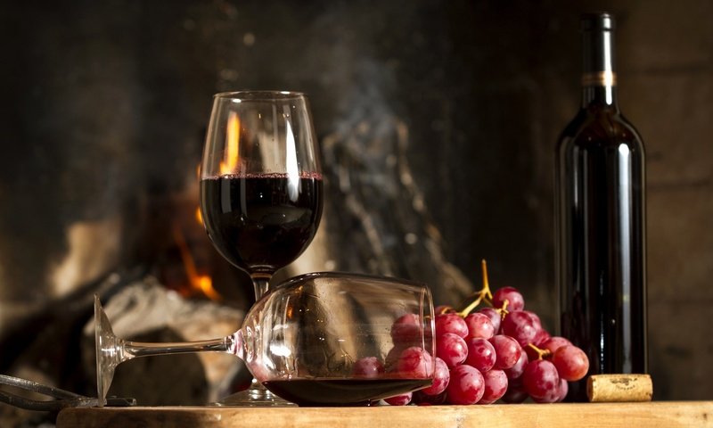 Обои виноград, вино, бутылка, бокалы, алкоголь, натюрморт, grapes, wine, bottle, glasses, alcohol, still life разрешение 2592x1728 Загрузить