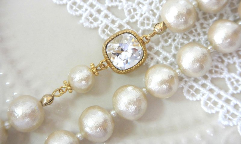Обои украшение, ожерелье, жемчуг, decoration, necklace, pearl разрешение 2880x1800 Загрузить