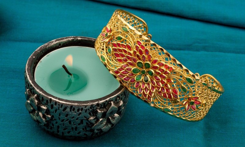 Обои пламя, огонь, свечка, браслет, свеча, украшение, flame, fire, candle, bracelet, decoration разрешение 5281x3840 Загрузить