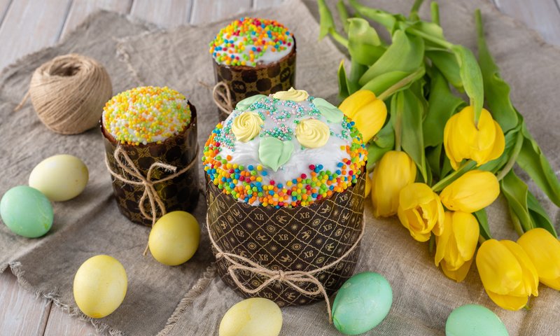 Обои тюльпаны, пасха, яйца, праздник, кулич, tulips, easter, eggs, holiday, cake разрешение 2112x1188 Загрузить