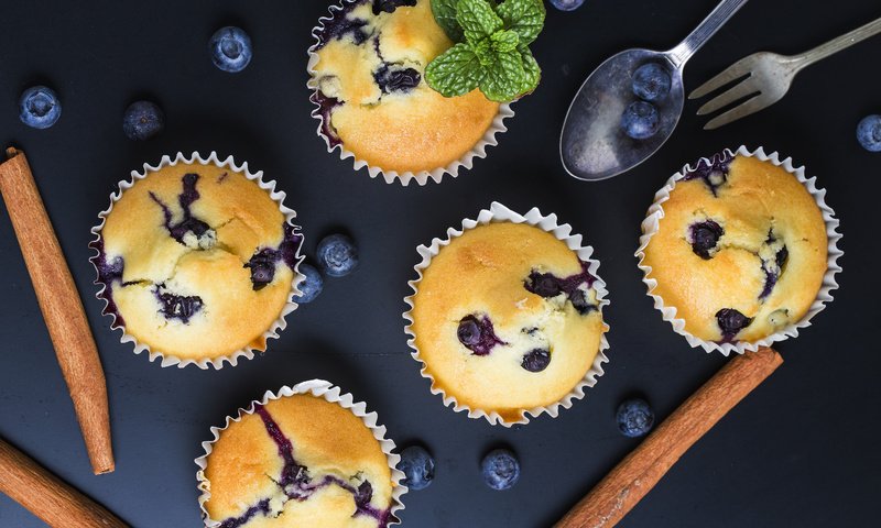 Обои мята, корица, черника, выпечка, кексы, mint, cinnamon, blueberries, cakes, cupcakes разрешение 5472x3648 Загрузить