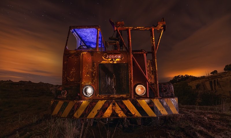 Обои поле, кран, ржавчина, трактор, заброшенный, комбайн, field, crane, rust, tractor, abandoned разрешение 1999x1246 Загрузить