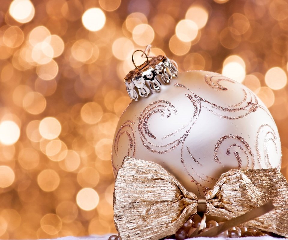 Обои огни, новый год, зима, шар, бант, новогодние украшения, lights, new year, winter, ball, bow, christmas decorations разрешение 1920x1080 Загрузить