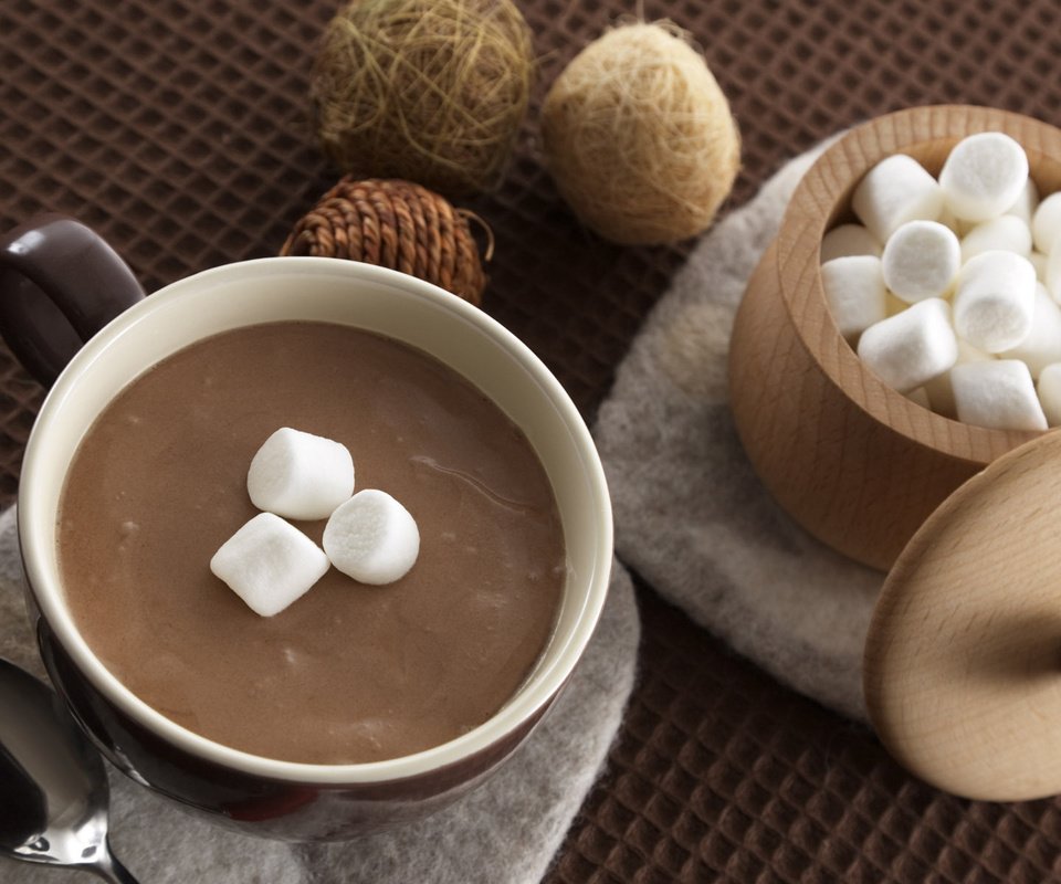 Обои чашка, зефир, ложка, горячий шоколад, маршмеллоу, cup, marshmallows, spoon, hot chocolate разрешение 1920x1200 Загрузить