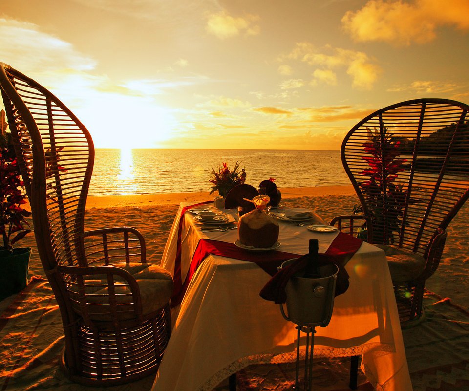 Обои закат, море, пляж, стол, sunset, sea, beach, table разрешение 1920x1200 Загрузить