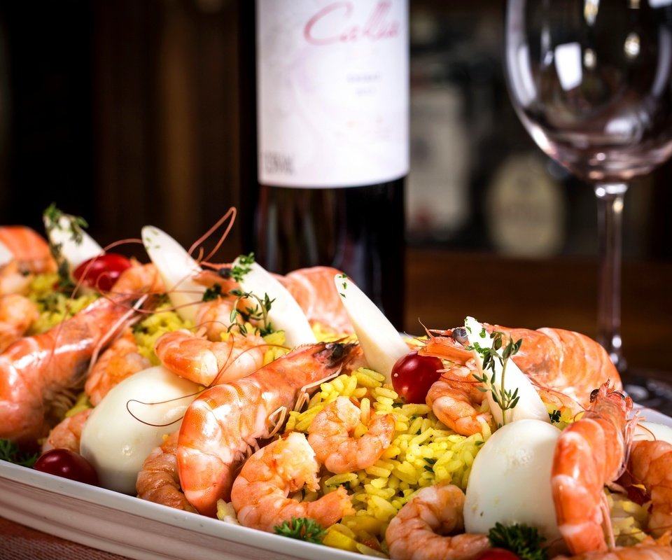 Обои вино, вина, рис, морепродукты, креветки, креветка, морепродуктов, wine, figure, seafood, shrimp разрешение 1920x1280 Загрузить