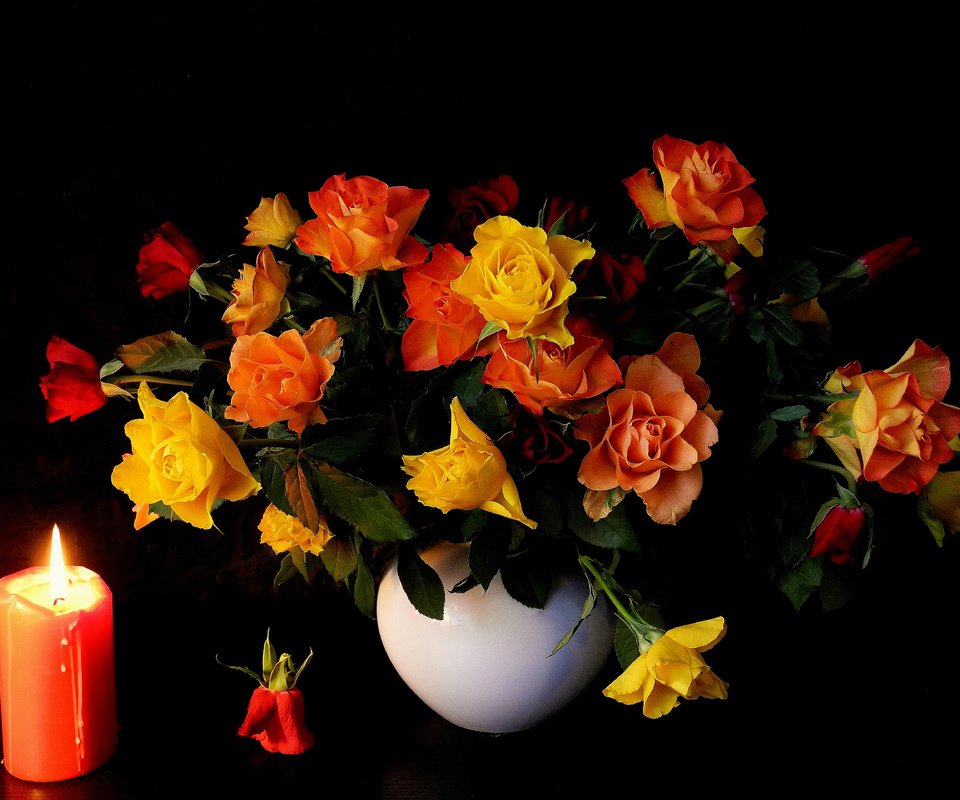 Обои фон, розы, букет, свеча,  цветы, роз, cвечи, background, roses, bouquet, candle, flowers, candles разрешение 5120x3840 Загрузить