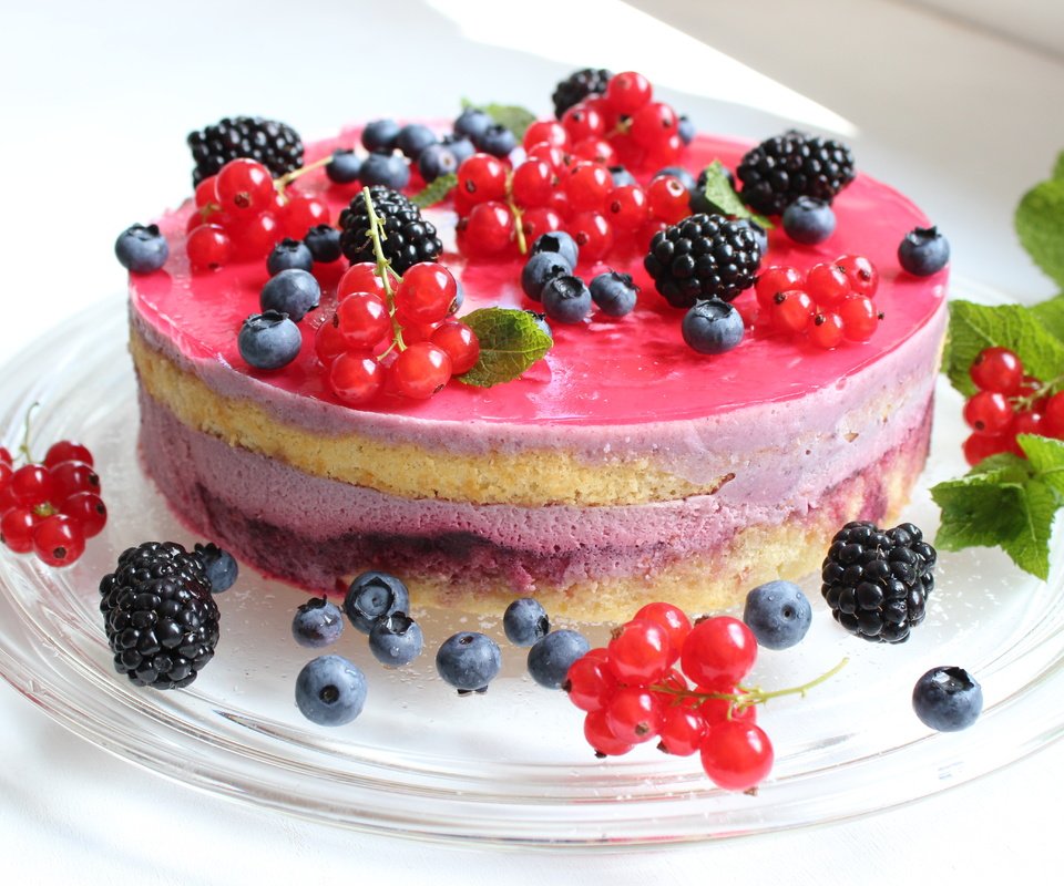 Обои крем для торта, пирожное, кулич, еда, брусника, фрукты, ватрушка, ягоды, черника, сладкое, торт, десерт, cream cake, food, cranberries, cheesecake, fruit, berries, blueberries, sweet, cake, dessert разрешение 5184x3456 Загрузить