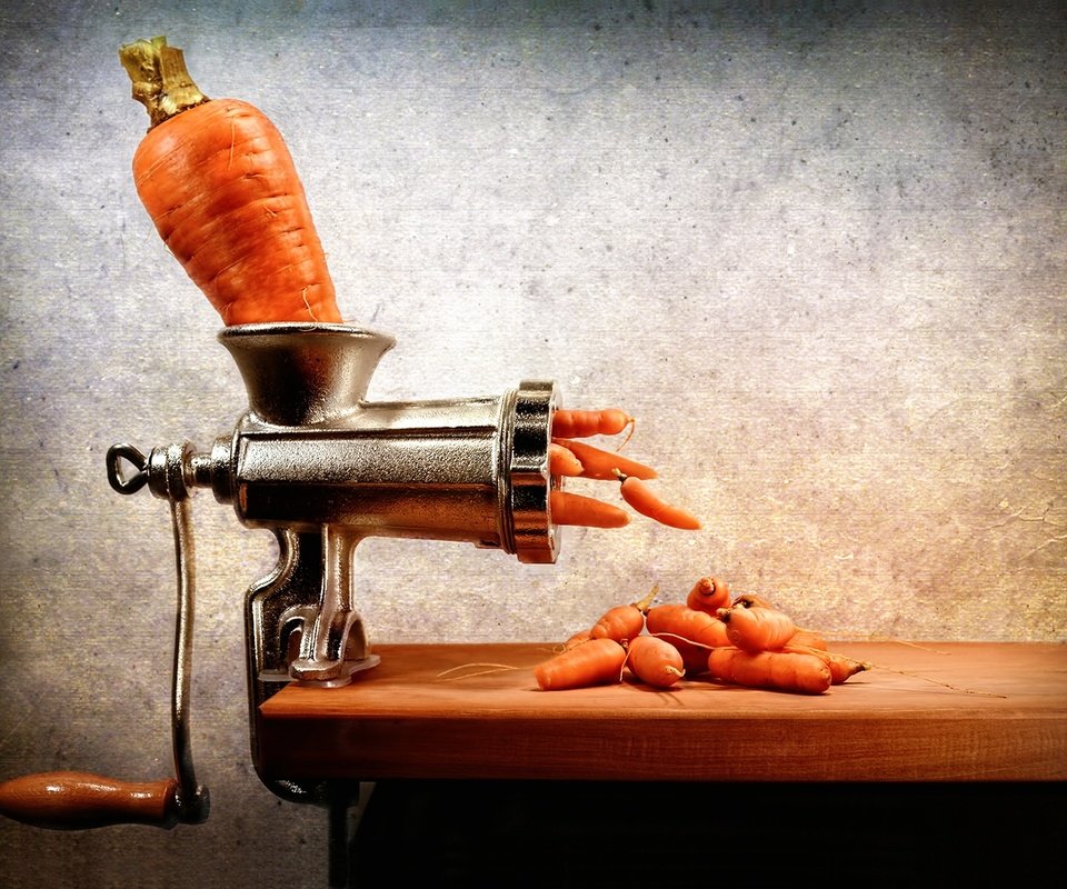 Обои морковь, морковки, мясорубка, carrots, chopper разрешение 2500x1758 Загрузить