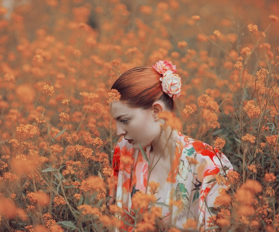 Обои цветы, природа, девушка, профиль, рыжеволосая, flowers, nature, girl, profile, redhead разрешение 2048x1365 Загрузить