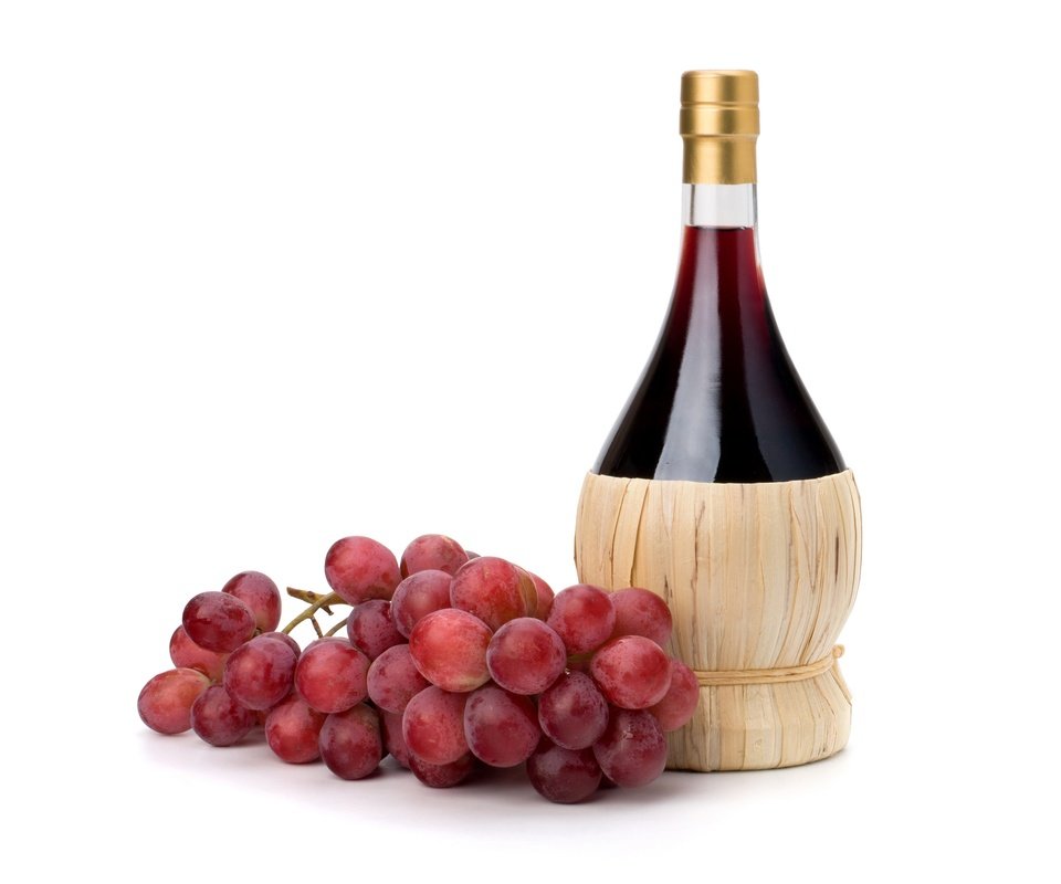 Обои виноград, красный, белый фон, вино, бутылка, гроздь, grapes, red, white background, wine, bottle, bunch разрешение 6400x4000 Загрузить