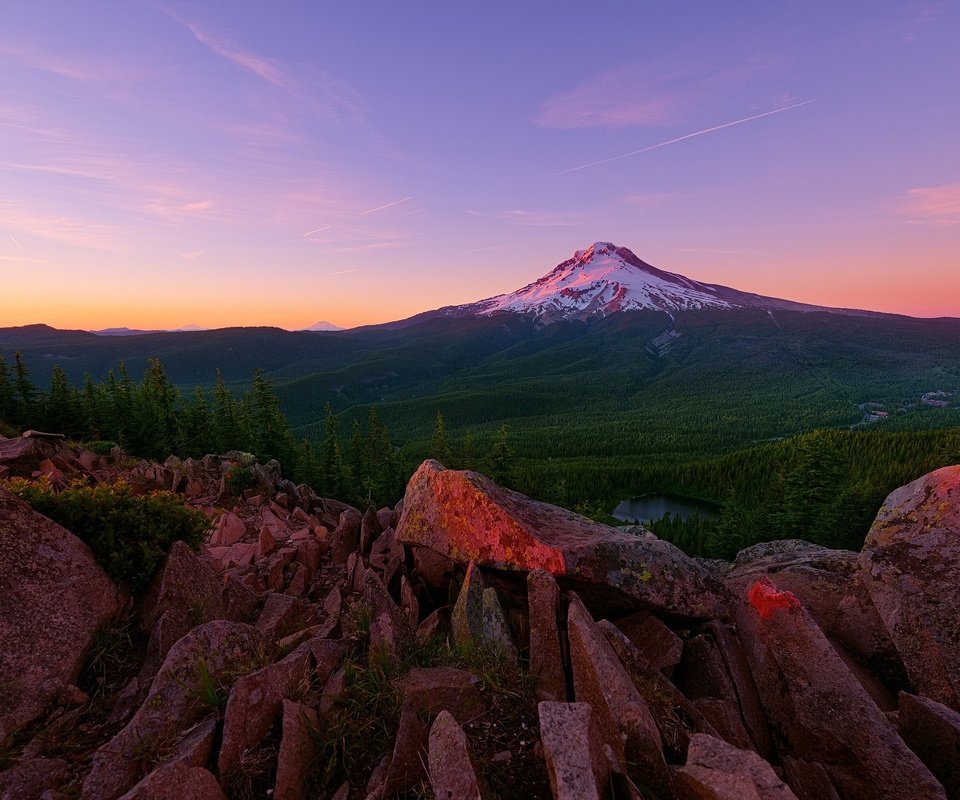 Обои гора, равнина, сша, орегон, маунт-худ, mountain, plain, usa, oregon, mount hood разрешение 2048x1347 Загрузить