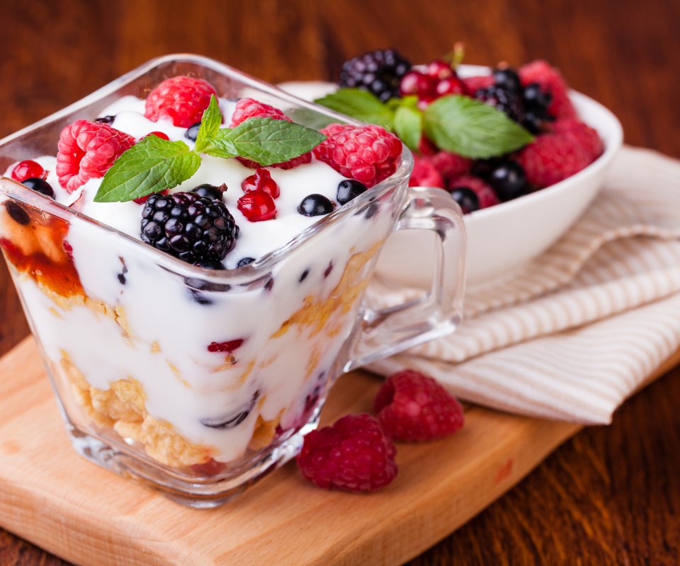 Обои малина, ягоды, черника, десерт, ежевика, хлопья, йогурт, raspberry, berries, blueberries, dessert, blackberry, cereal, yogurt разрешение 5286x3524 Загрузить