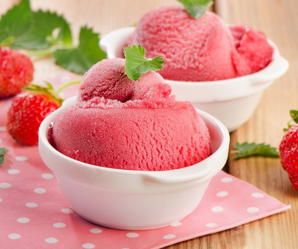 Обои мята, мороженое, клубника, ягоды, сладкое, фруктовое, mint, ice cream, strawberry, berries, sweet, fruit разрешение 4000x3079 Загрузить