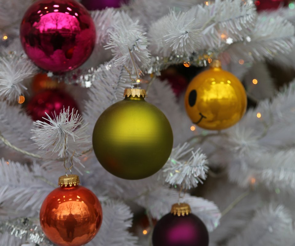 Обои новый год, елка, рождество, елочные игрушки, new year, tree, christmas, christmas decorations разрешение 3840x2400 Загрузить