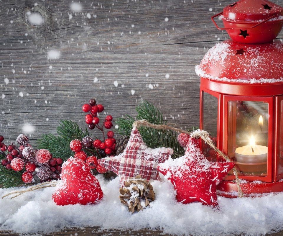 Обои новый год, звезды, сердце, фонарь, игрушки, свеча, рождество, искусственный снег, new year, stars, heart, lantern, toys, candle, christmas, artificial snow разрешение 1920x1200 Загрузить