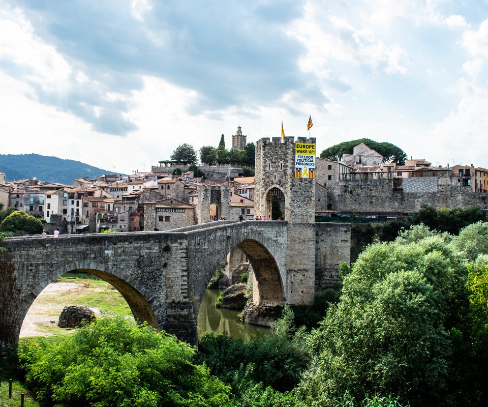 Обои besalú
catalunya, besalú
catalunya разрешение 6000x4000 Загрузить