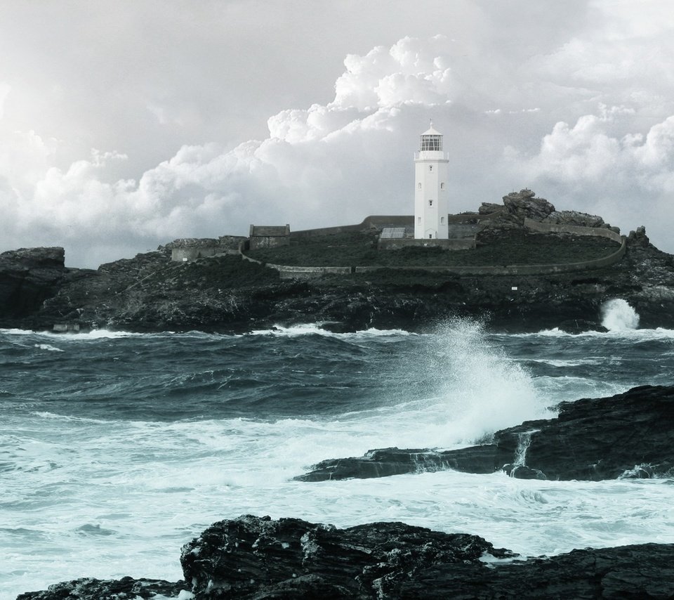 Обои небо, облака, скалы, камни, море, маяк, остров, шторм, the sky, clouds, rocks, stones, sea, lighthouse, island, storm разрешение 1920x1200 Загрузить