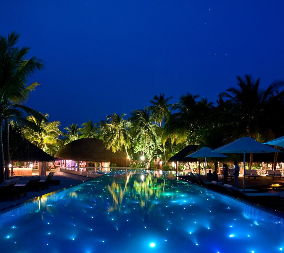 Обои вечер, бассейн, курорт, тропики, мальдивы, the evening, pool, resort, tropics, the maldives разрешение 3556x2227 Загрузить