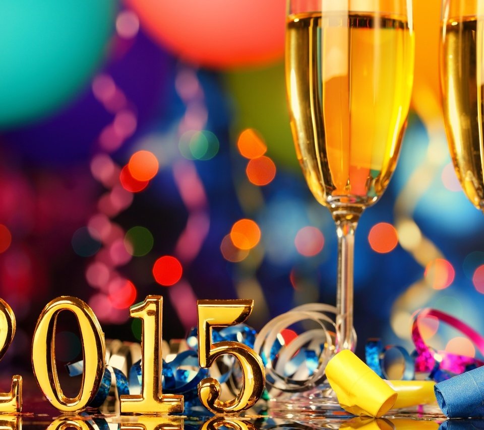 Обои новый год, бокалы, праздник, шампанское, торжество, серпантин, встреча нового года, 2015 год, довольная, happy, new year, glasses, holiday, champagne, celebration, serpentine, 2015 разрешение 2560x1600 Загрузить