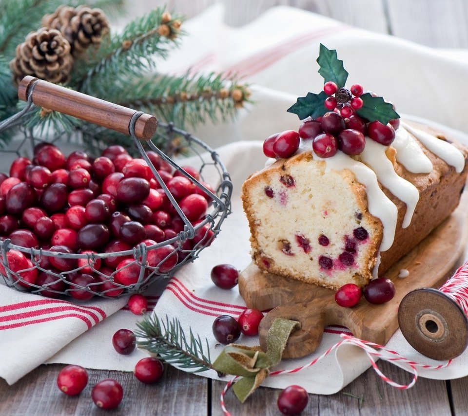 Обои шишки, anna verdina, елка, клюква, выпечка, зима, елочная, корзинка, ветки, рождественский, еда, десерт, красные, кекс, ель, сдоба, ягоды, встреча нового года, праздники, еловая ветка, bumps, tree, cranberry, cakes, winter, christmas, basket, branches, food, dessert, red, cupcake, spruce, muffin, berries, new year, holidays, spruce branch разрешение 1920x1277 Загрузить