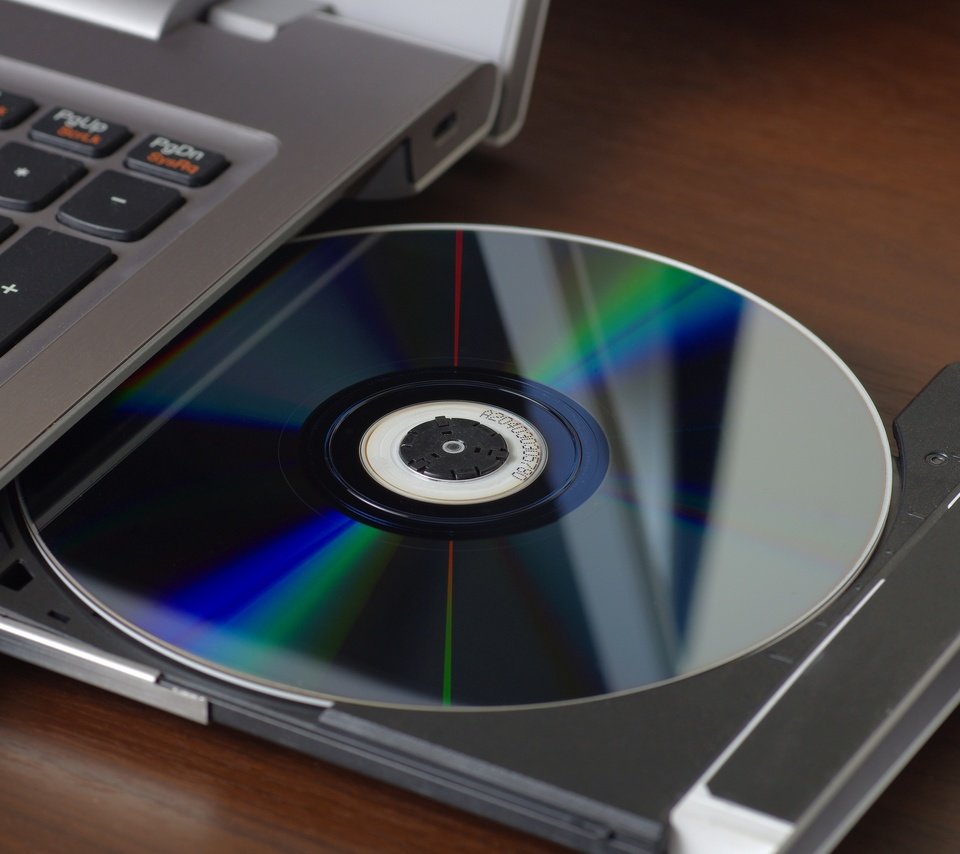 Обои ноутбук, compact disc, reader, компакт-диск, записные книжки, laptop, cd, notebook разрешение 2880x1908 Загрузить