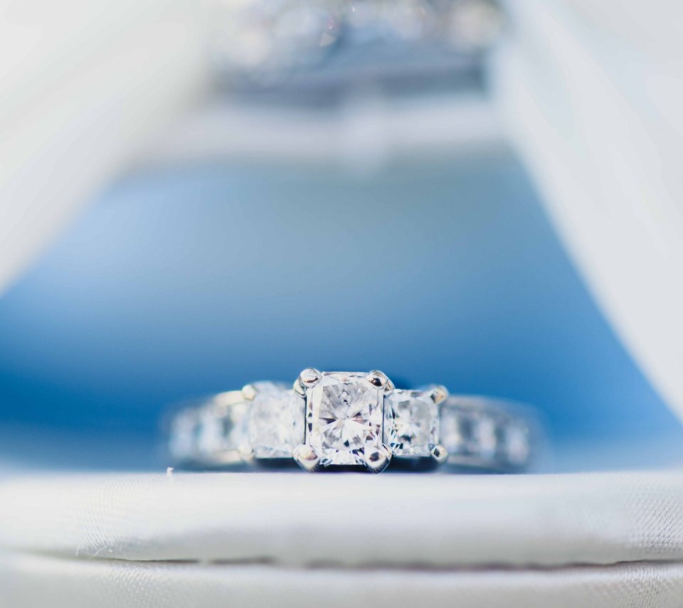 Обои камень, кольцо, обручальное, stone, ring, wedding разрешение 2048x1367 Загрузить