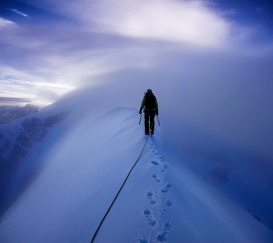 Обои горы, снег, альпинист, mountains, snow, climber разрешение 2048x1362 Загрузить