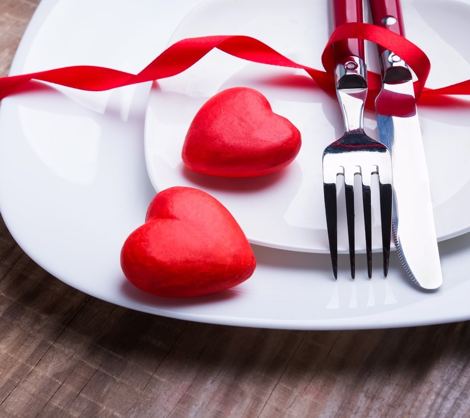 Обои вилка, нож, сердечки, романтик, краcный, валентинов день, plug, knife, hearts, romantic, red, valentine's day разрешение 4581x3648 Загрузить