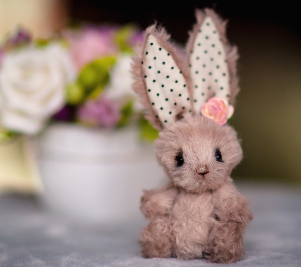 Обои цветок, игрушка, ушки, заяц, зайка, flower, toy, ears, hare, bunny разрешение 1920x1528 Загрузить