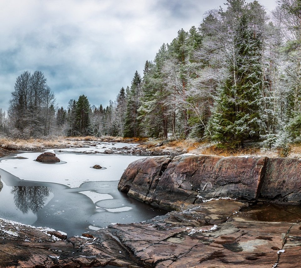 Обои деревья, река, снег, лес, осень, лёд, ели, trees, river, snow, forest, autumn, ice, ate разрешение 1920x1080 Загрузить