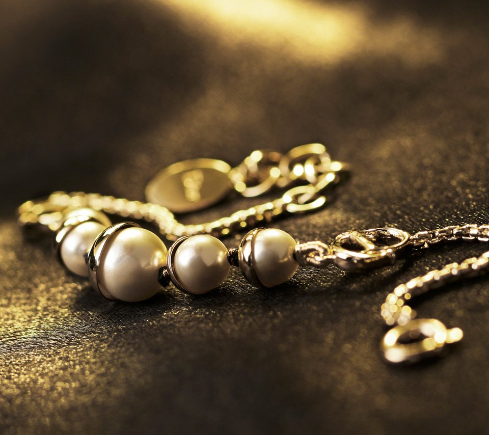 Обои блеск, браслет, золото, ожерелье, жемчуг, ювелирные украшения, аксессуар, zsunfh, shine, bracelet, gold, necklace, pearl, jewelry, accessory разрешение 1920x1200 Загрузить