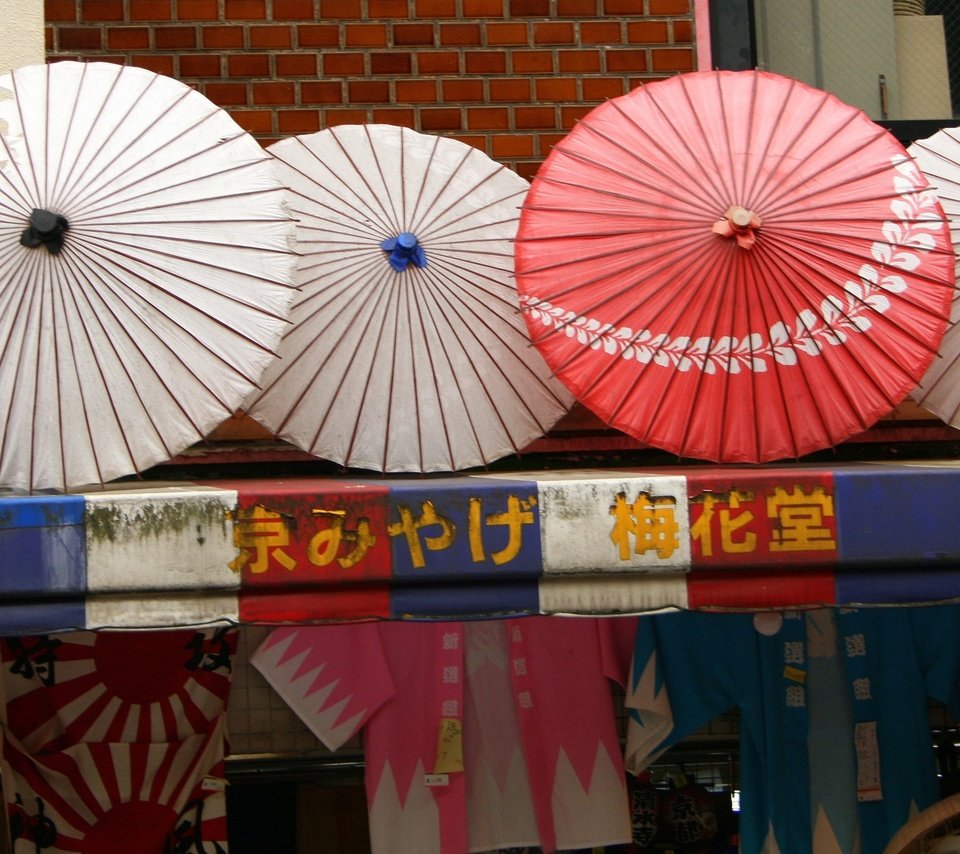 Обои япония, токио, зонтики, японские зонтики, японский зонтик, japan, tokyo, umbrellas, japanese umbrellas разрешение 3869x1908 Загрузить