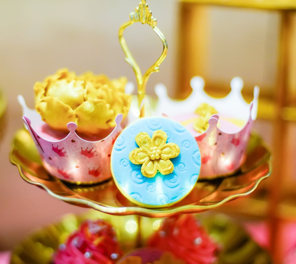 Обои украшение, выпечка, десерт, капкейки, decoration, cakes, dessert, cupcakes разрешение 4200x3232 Загрузить