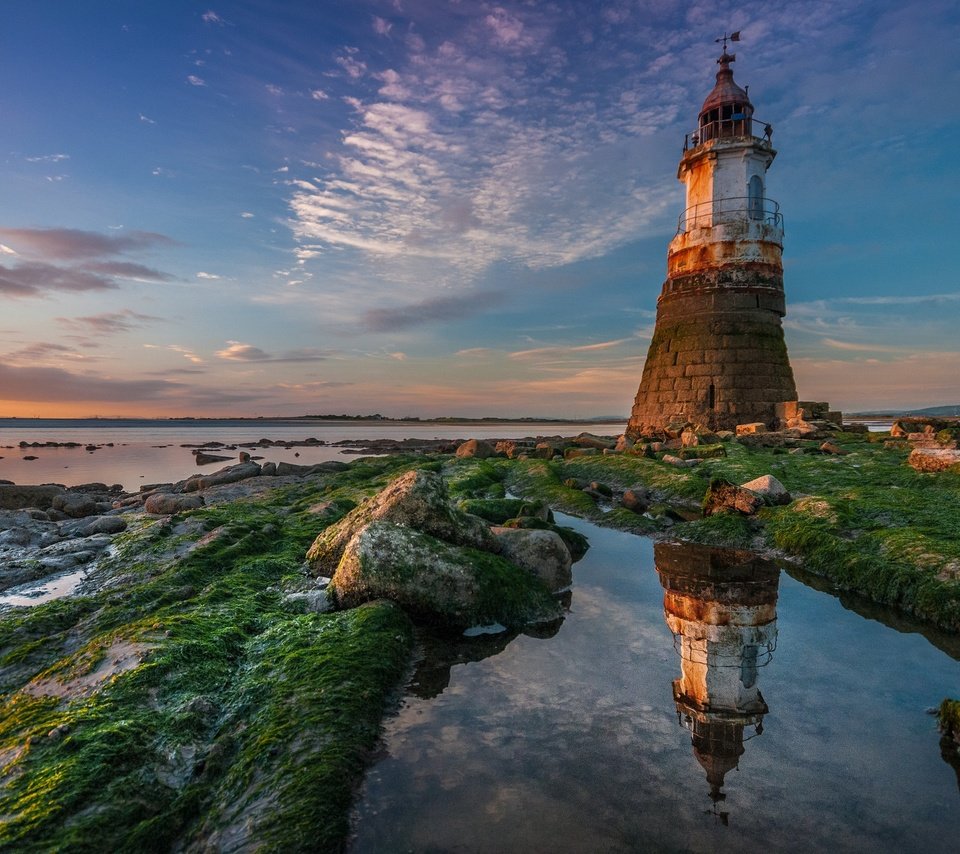 Обои река, отражение, маяк, побережье, англия, ланкашир, abbey lighthouse, река лун, river, reflection, lighthouse, coast, england, lancashire, river lune разрешение 2048x1360 Загрузить