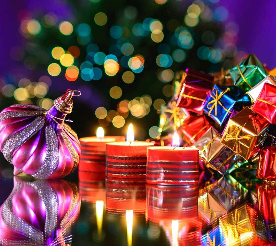 Обои свечи, новый год, подарки, рождество, елочные игрушки, candles, new year, gifts, christmas, christmas decorations разрешение 2880x1800 Загрузить