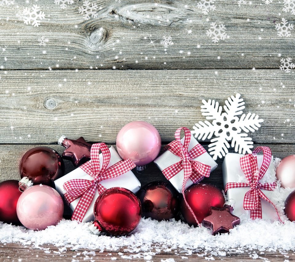 Обои снег, новый год, шары, снежинки, звезды, подарки, рождество, елочные игрушки, snow, new year, balls, snowflakes, stars, gifts, christmas, christmas decorations разрешение 2880x1800 Загрузить