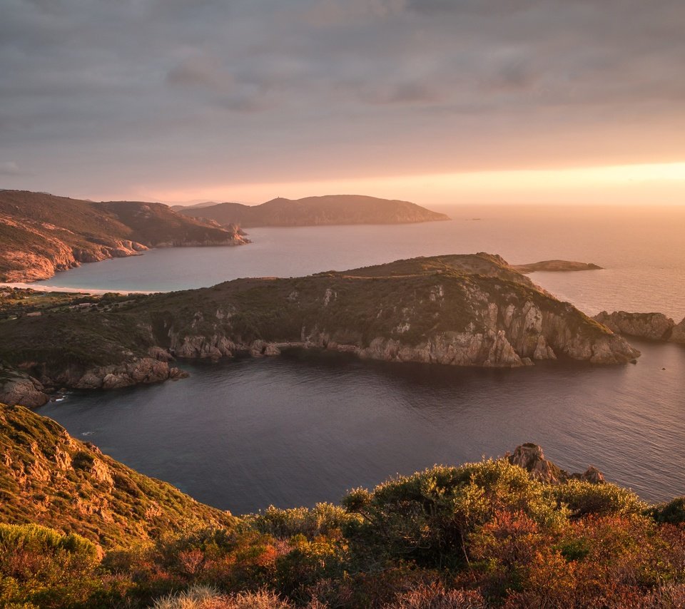 Обои скалы, закат, море, побережье, франция, корсика, rocks, sunset, sea, coast, france, corsica разрешение 4500x3000 Загрузить