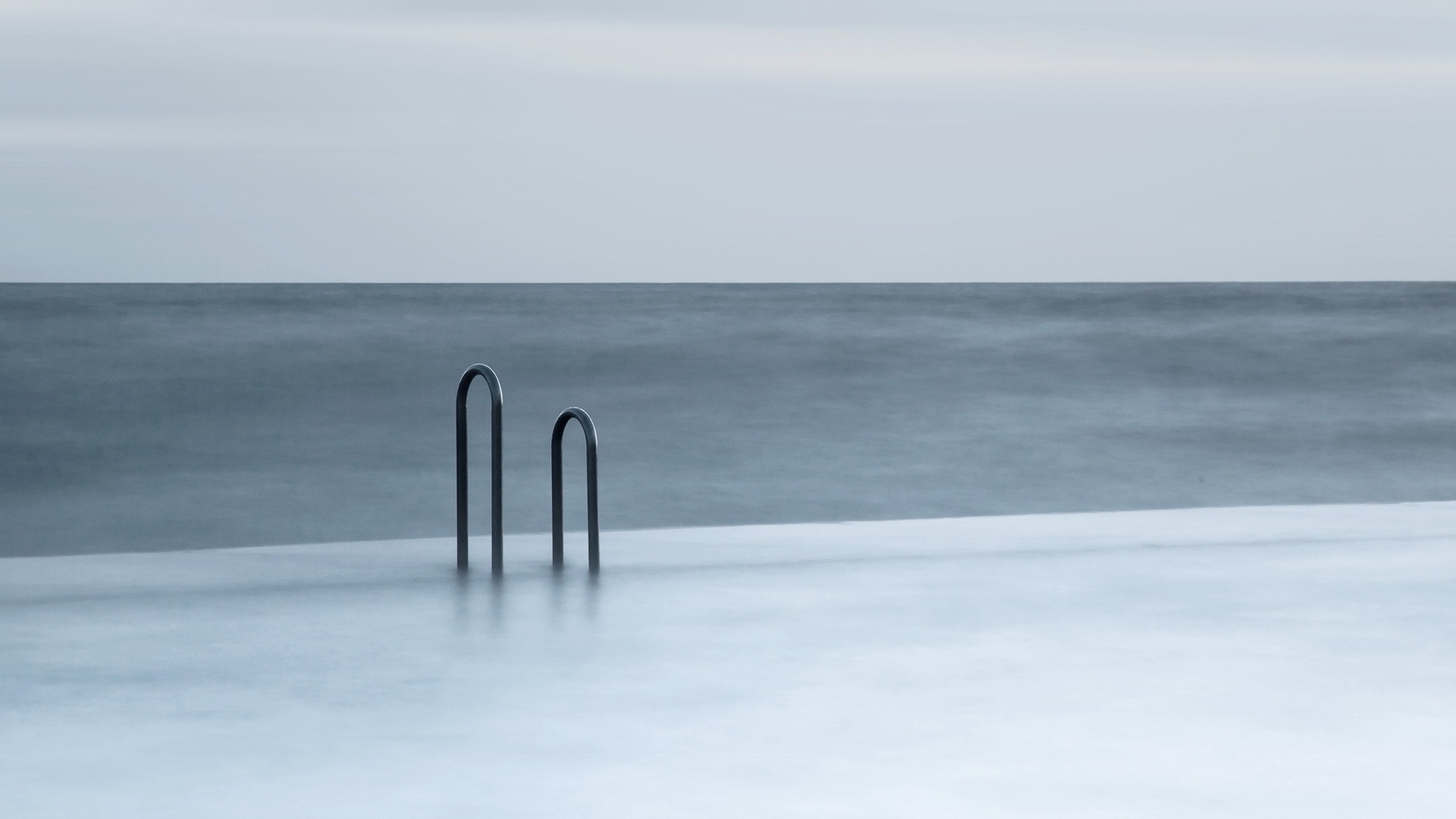 Обои вода, минимализм, перила, water, minimalism, railings разрешение 1920x1080 Загрузить