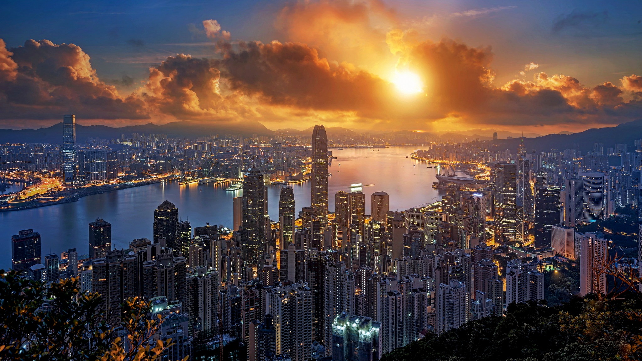 Обои закат, пейзаж, город, небоскребы, гонконг, sunset, landscape, the city, skyscrapers, hong kong разрешение 2048x1152 Загрузить