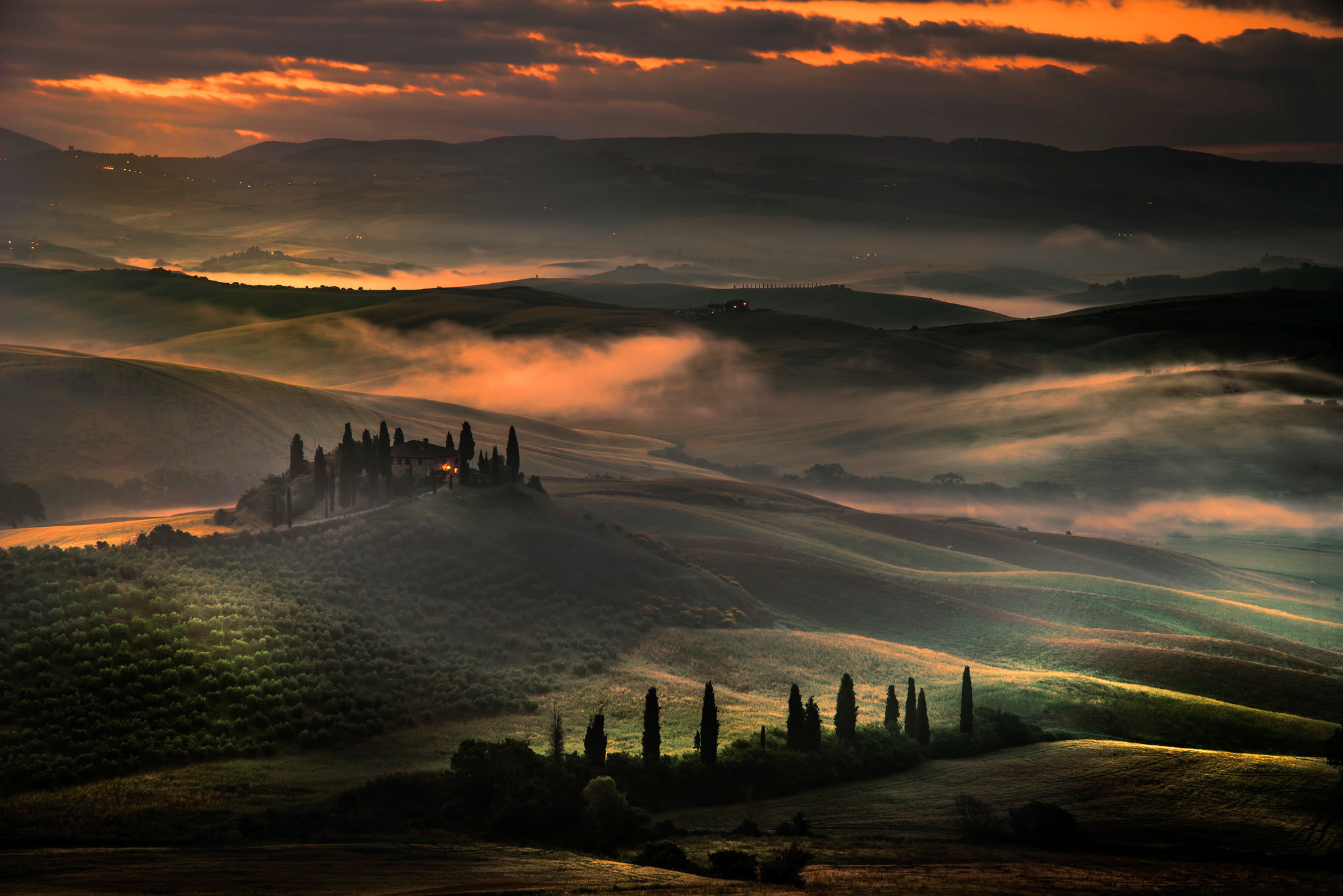 Обои облака, деревья, вечер, холмы, поля, италия, тоскана, clouds, trees, the evening, hills, field, italy, tuscany разрешение 2048x1367 Загрузить