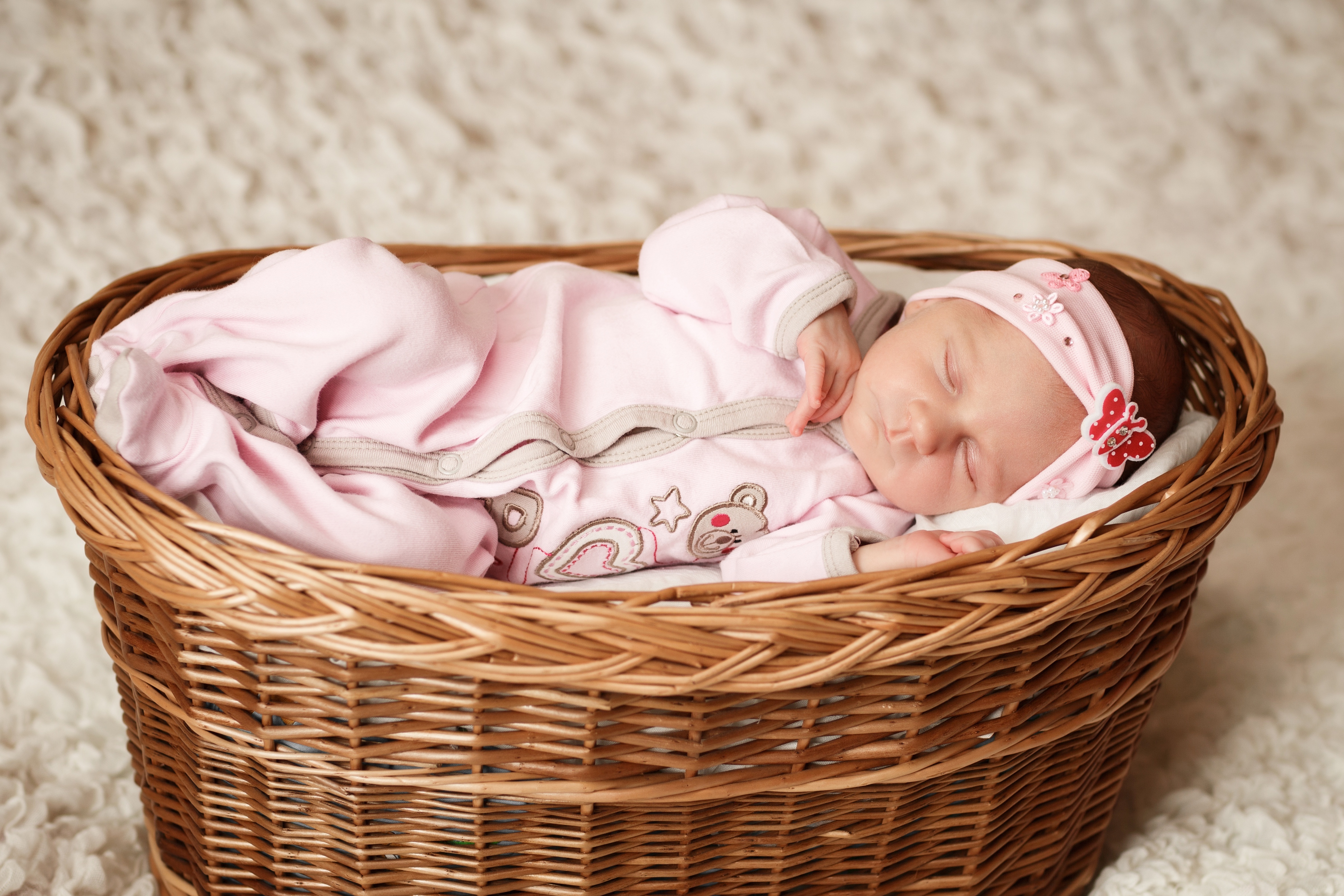 Обои сон, девочка, корзина, ребенок, костюм, младенец, малышка, sleep, girl, basket, child, costume, baby разрешение 4728x3152 Загрузить