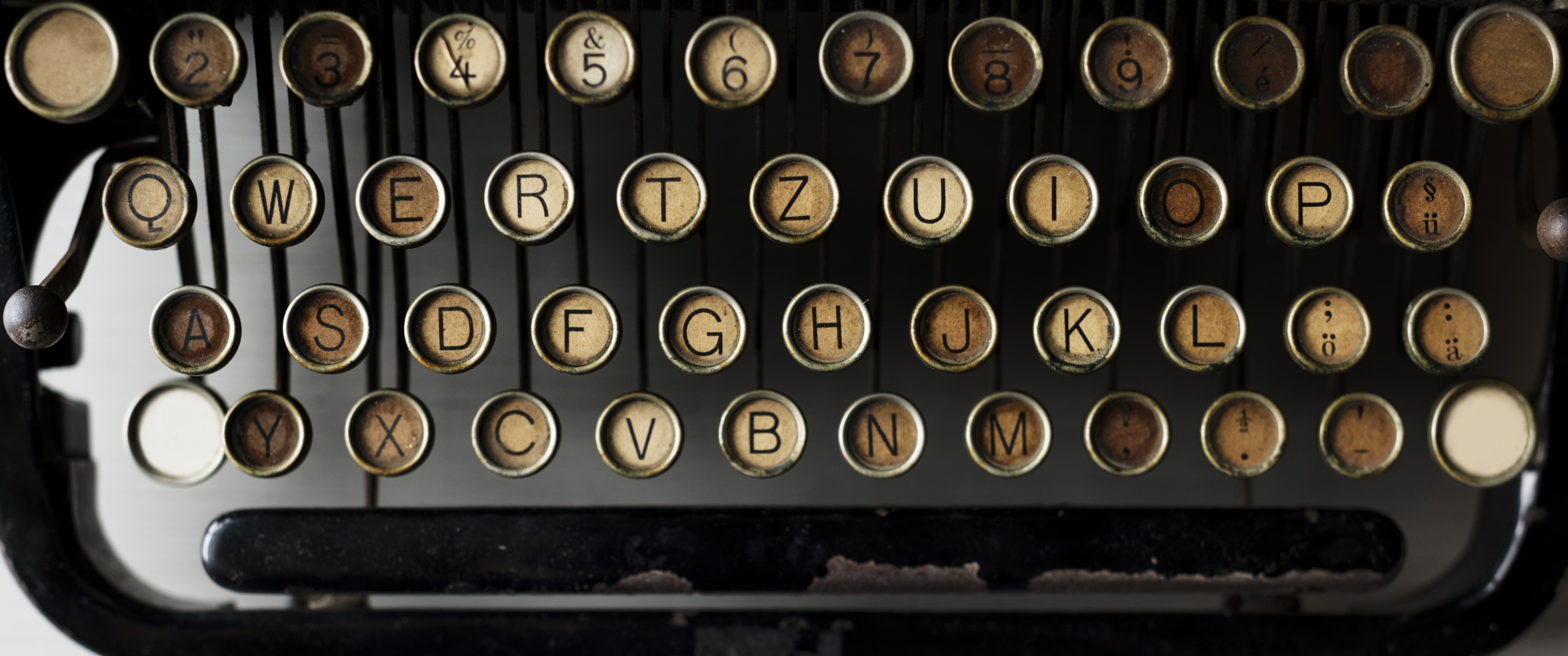 Обои ретро, буквы, клавиши, печатная машинка, retro, letters, keys, typewriter разрешение 3756x1571 Загрузить