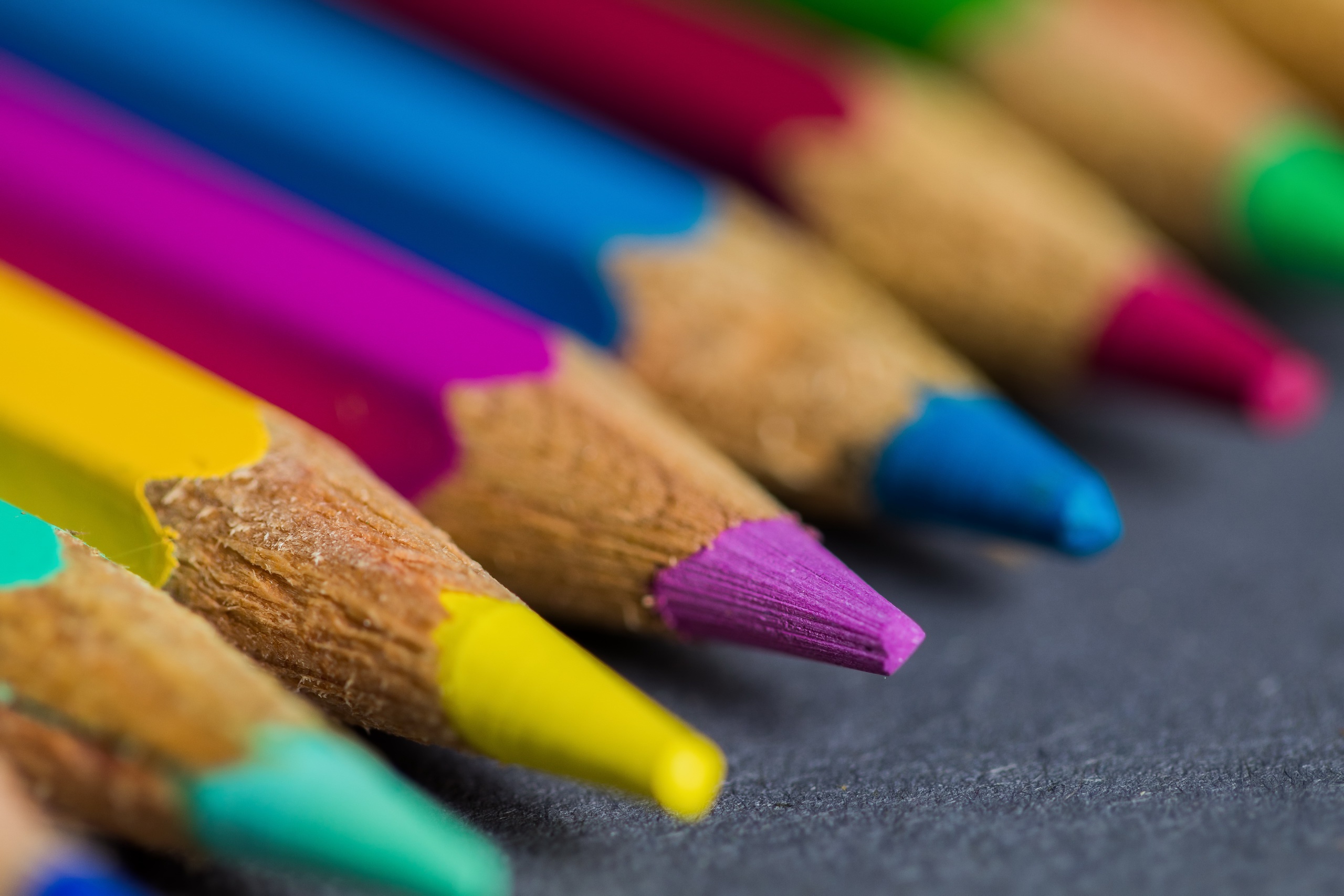 Обои макро, фон, разноцветные, цвет, карандаши, цветные карандаши, macro, background, colorful, color, pencils, colored pencils разрешение 2560x1707 Загрузить