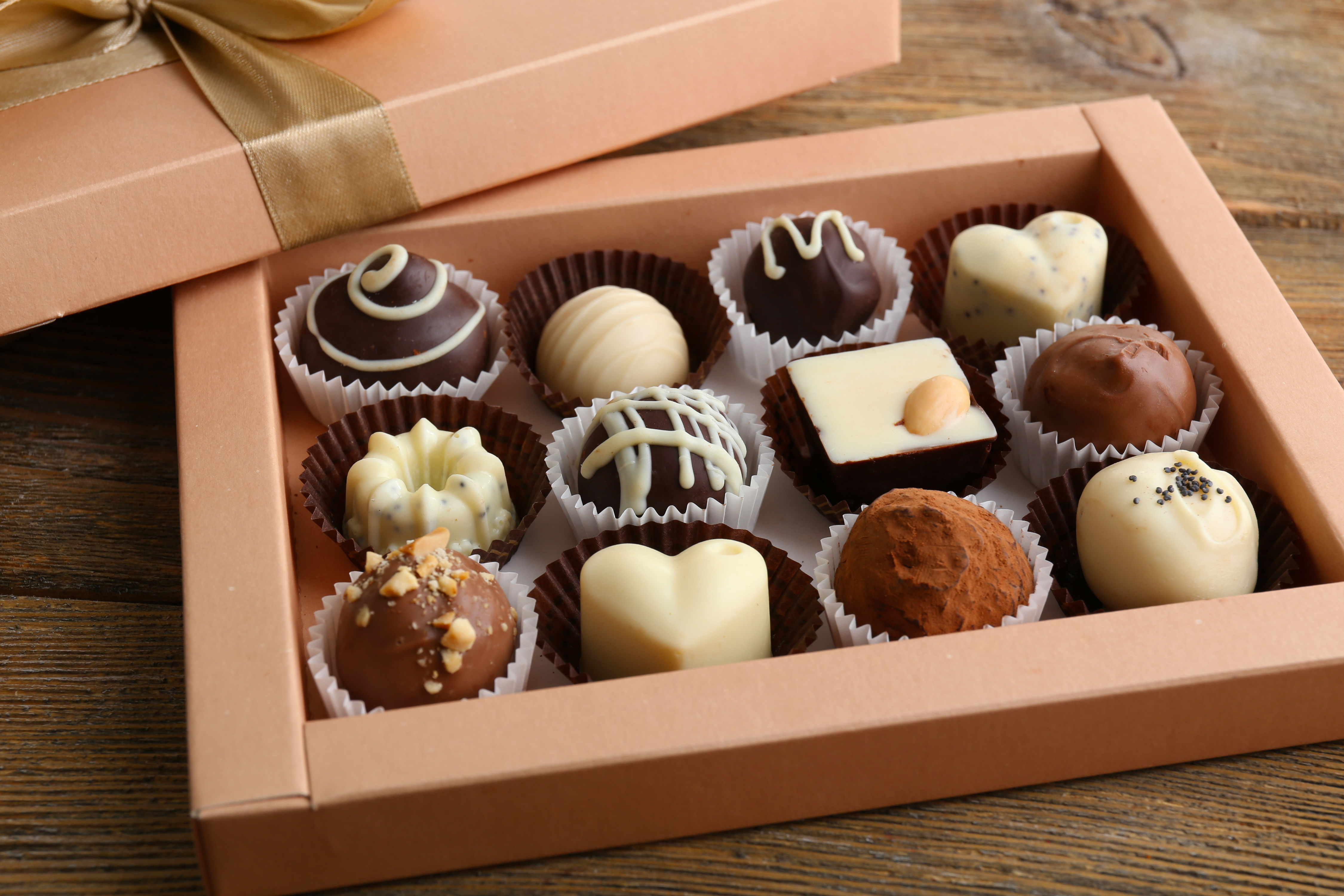Обои конфеты, шоколад, коробка, десерт, шоколадные конфеты, candy, chocolate, box, dessert, chocolates разрешение 4500x3000 Загрузить