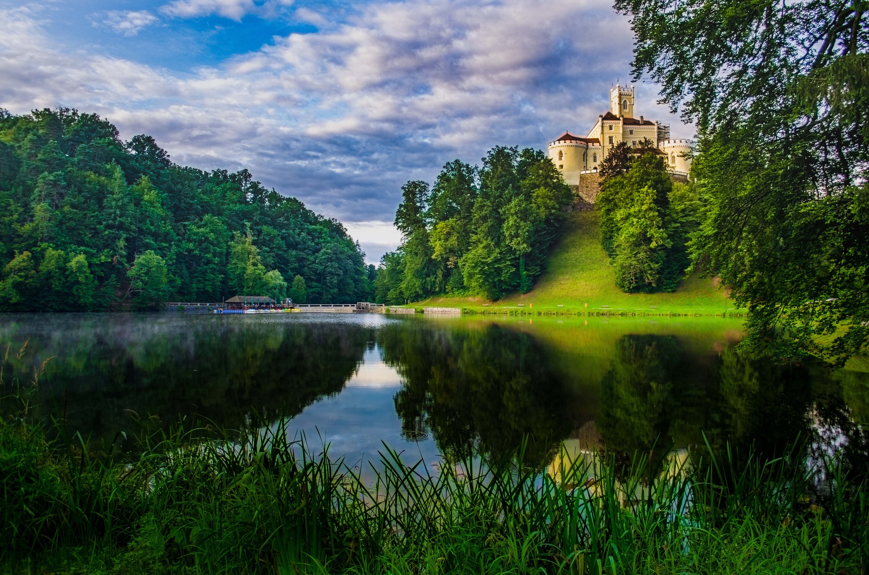 Обои облака, деревья, озеро, природа, пейзаж, замок, хорватия, clouds, trees, lake, nature, landscape, castle, croatia разрешение 3000x1987 Загрузить