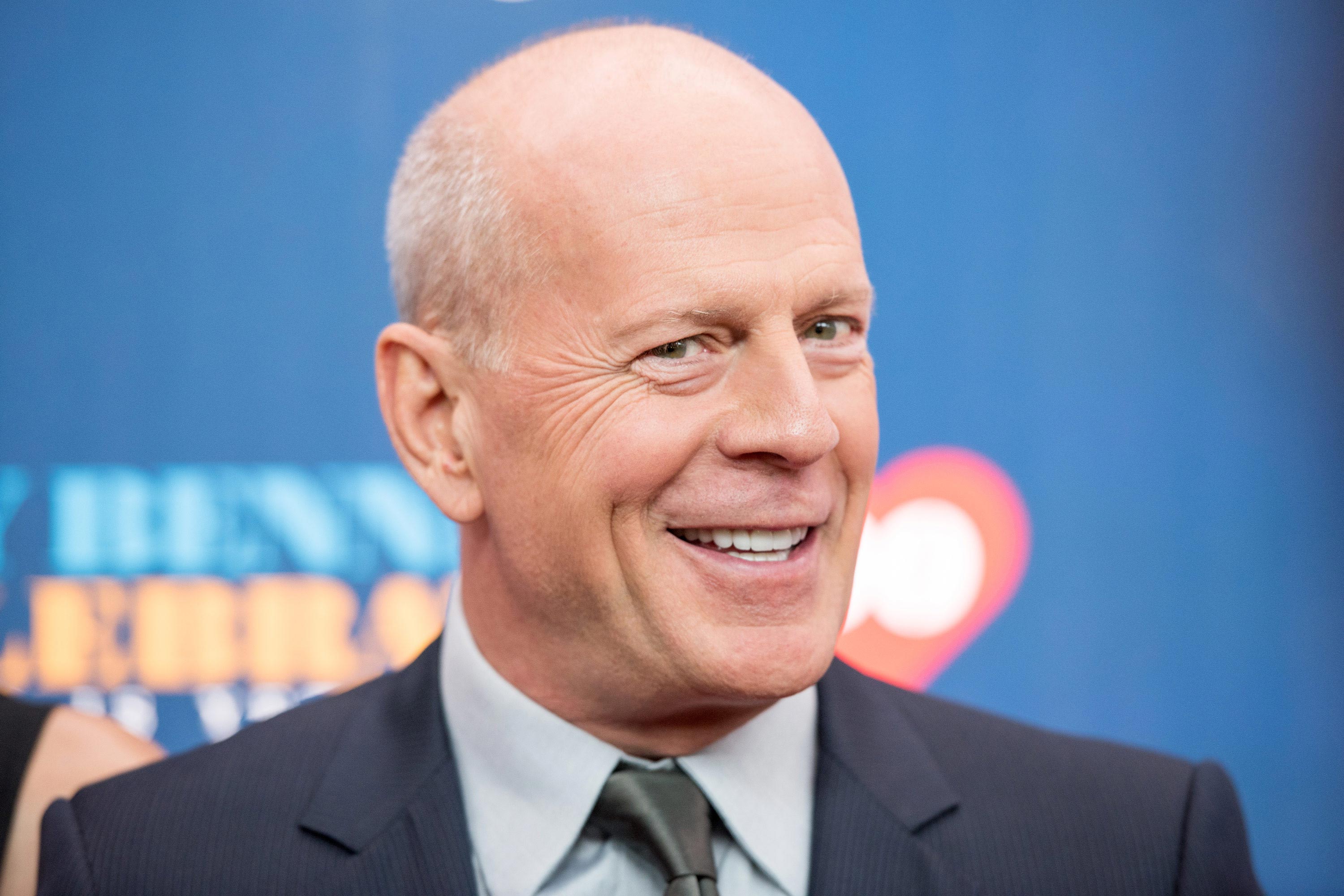 Обои брюс уиллис, bruce willis разрешение 3000x2001 Загрузить